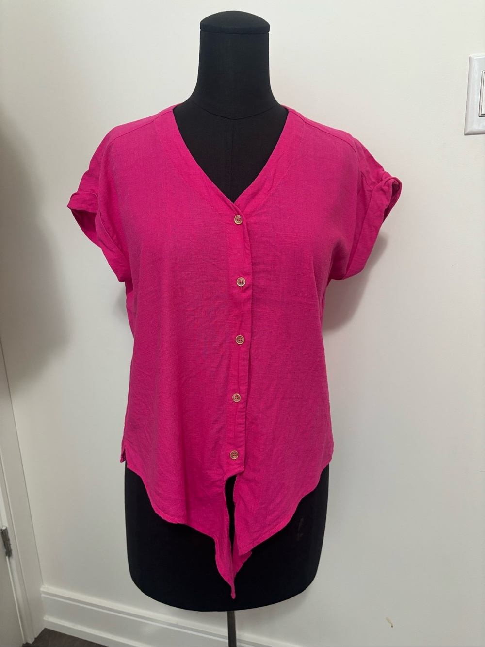 Women's Hot Pink Short-Sleeve Button-Front V-Neck Top Petite Size S